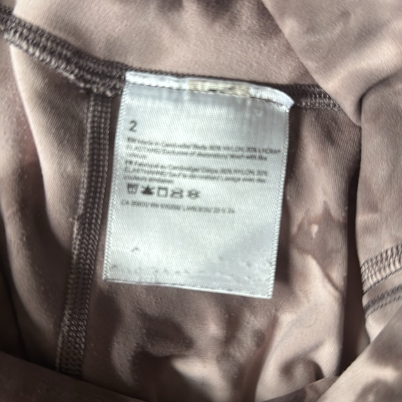 Lululemon 23” size 2 - Picture 3 of 4